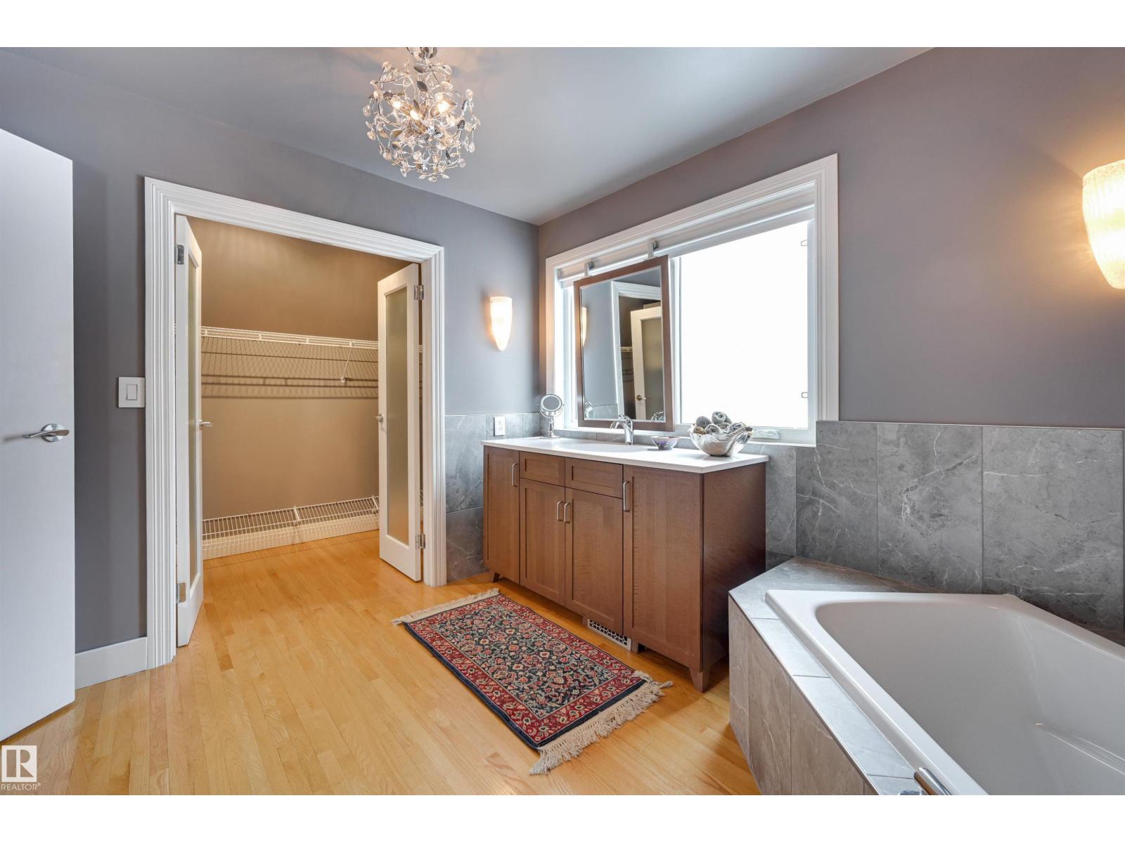 106 ST GEORGE'S CR NW, Edmonton