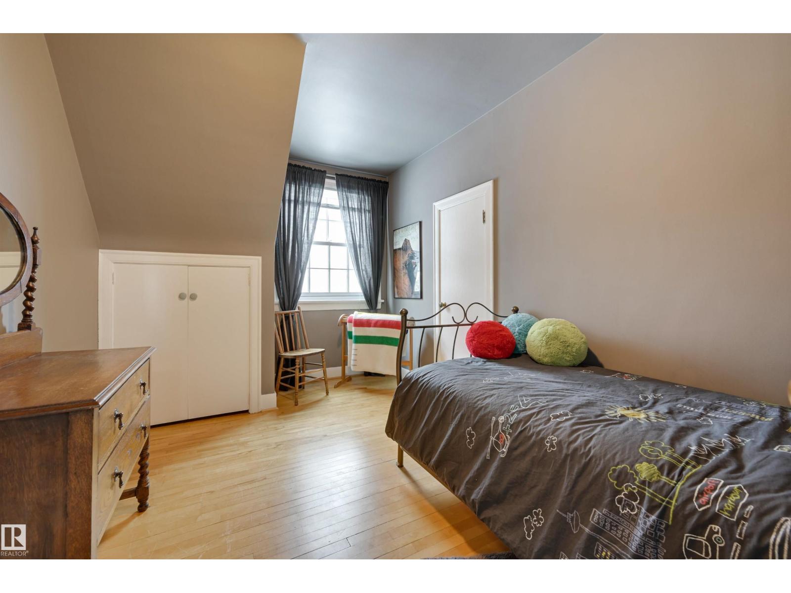 106 ST GEORGE'S CR NW, Edmonton