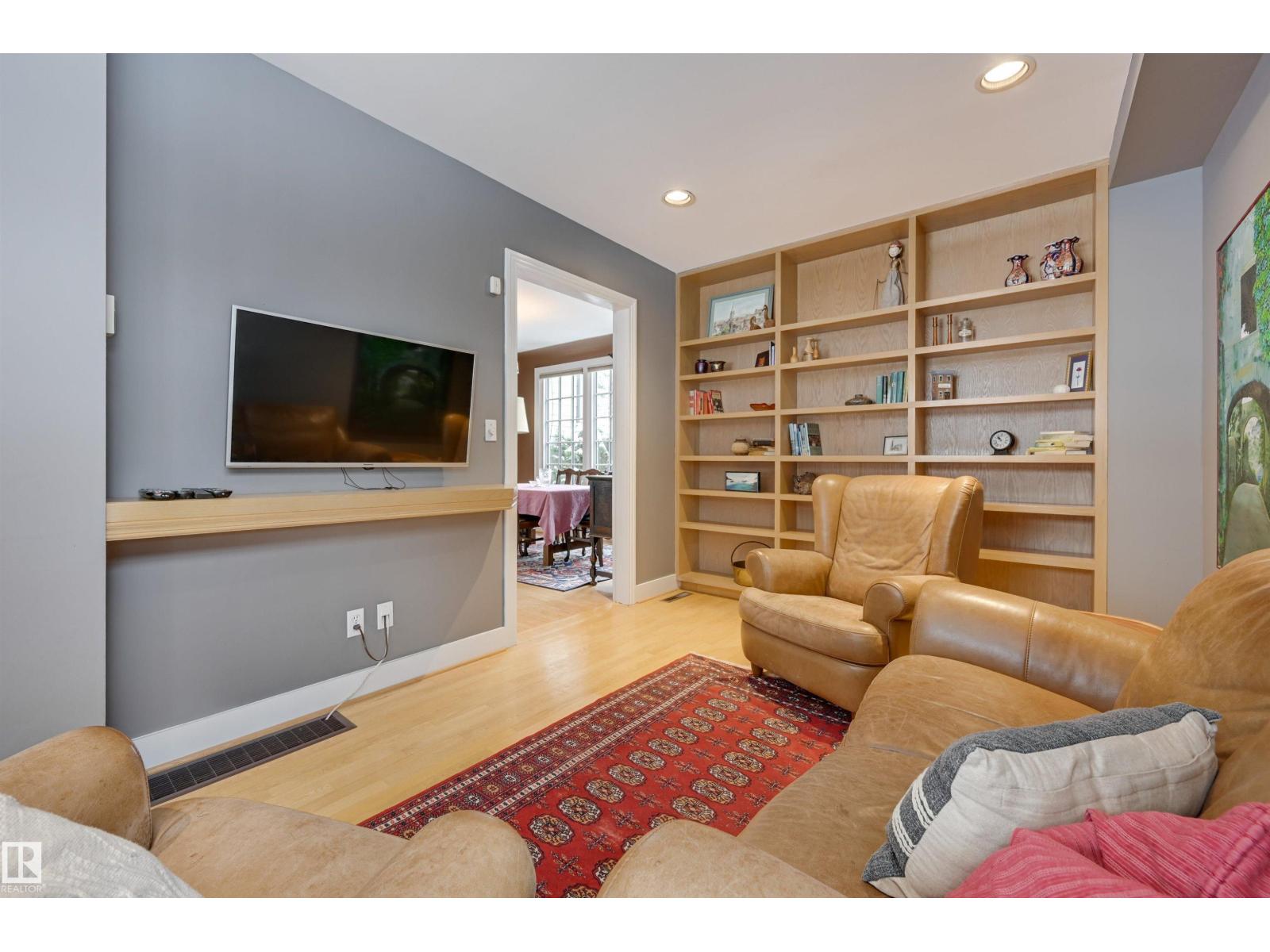 106 ST GEORGE'S CR NW, Edmonton