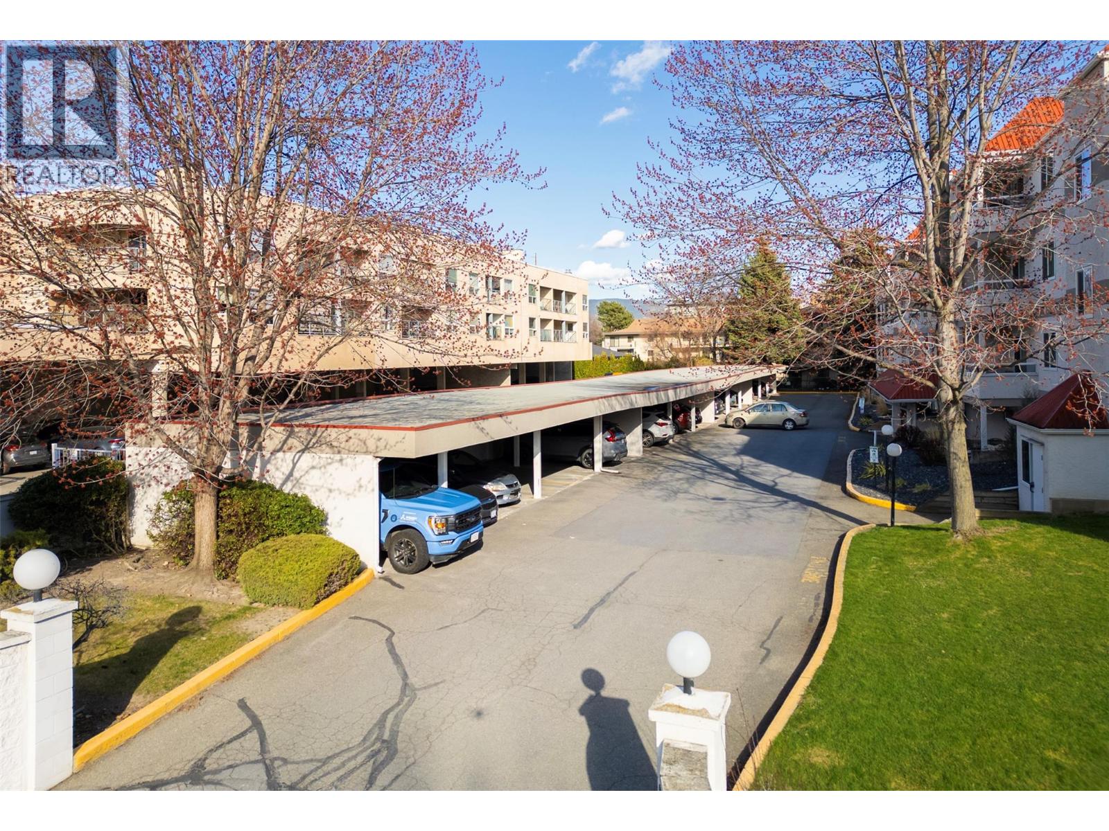 #212 3155 DE MONTREUIL COURT - 26