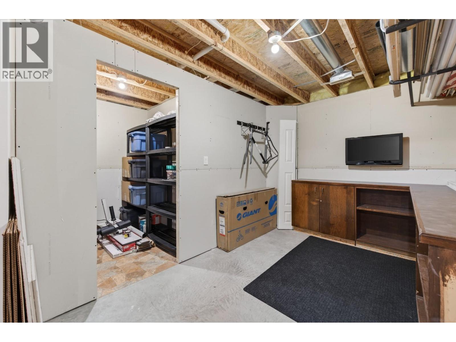 1919 Ash Wynd, Kamloops