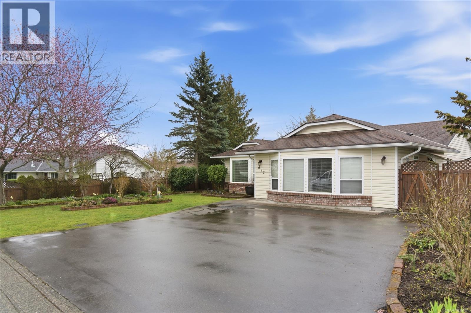 652 Ermineskin Ave - 17