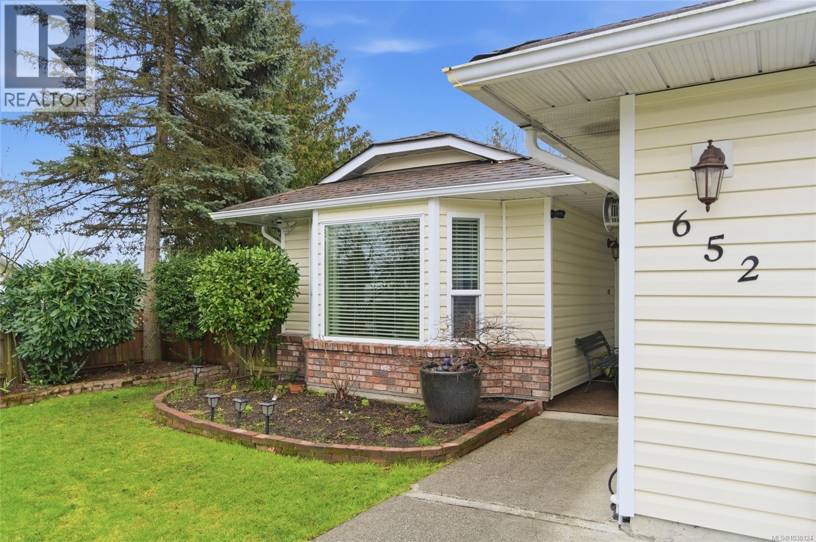 652 Ermineskin Ave - 18