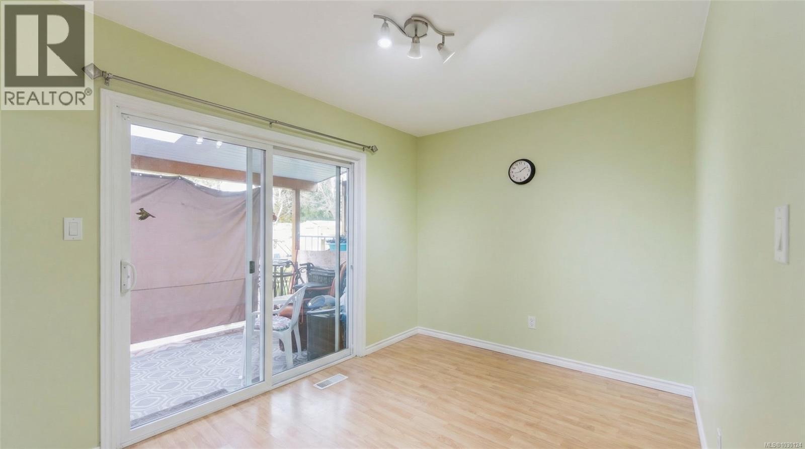 652 ERMINESKIN AVE - 24