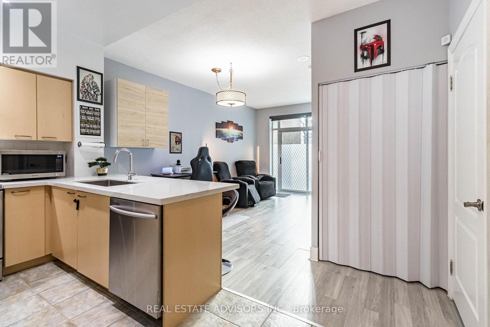 ##117 48 SUNCREST BOULEVARD - 7