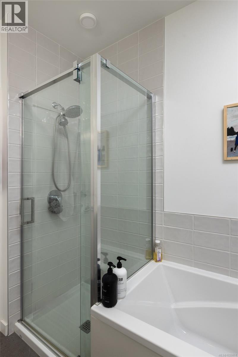 508 7162 West Saanich Road, Central Saanich