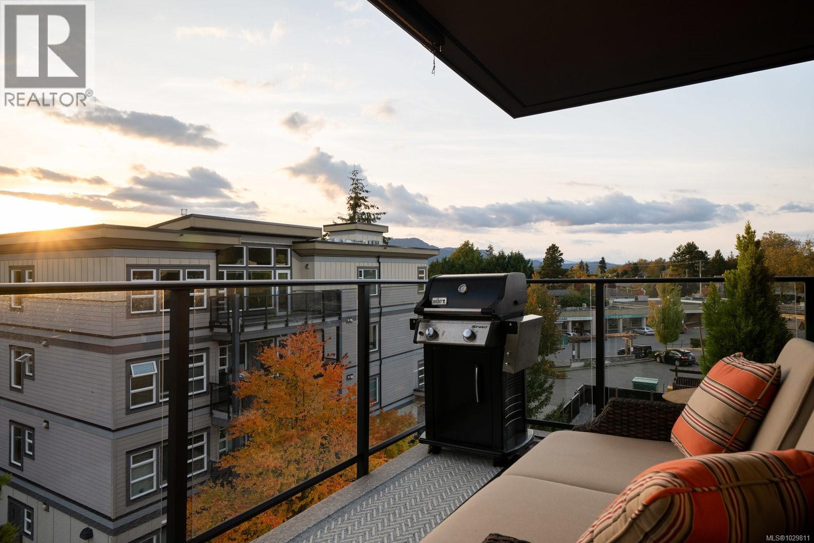 508 7162 West Saanich Road, Central Saanich