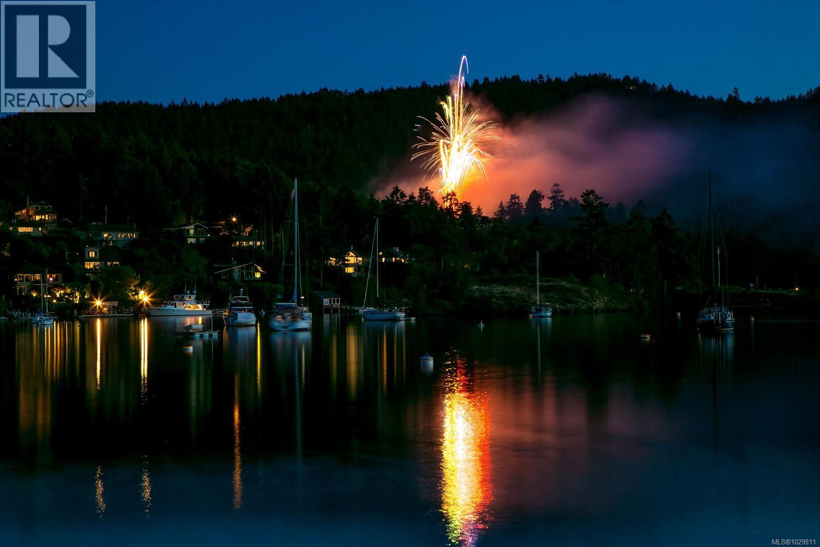 508 7162 West Saanich Road, Central Saanich