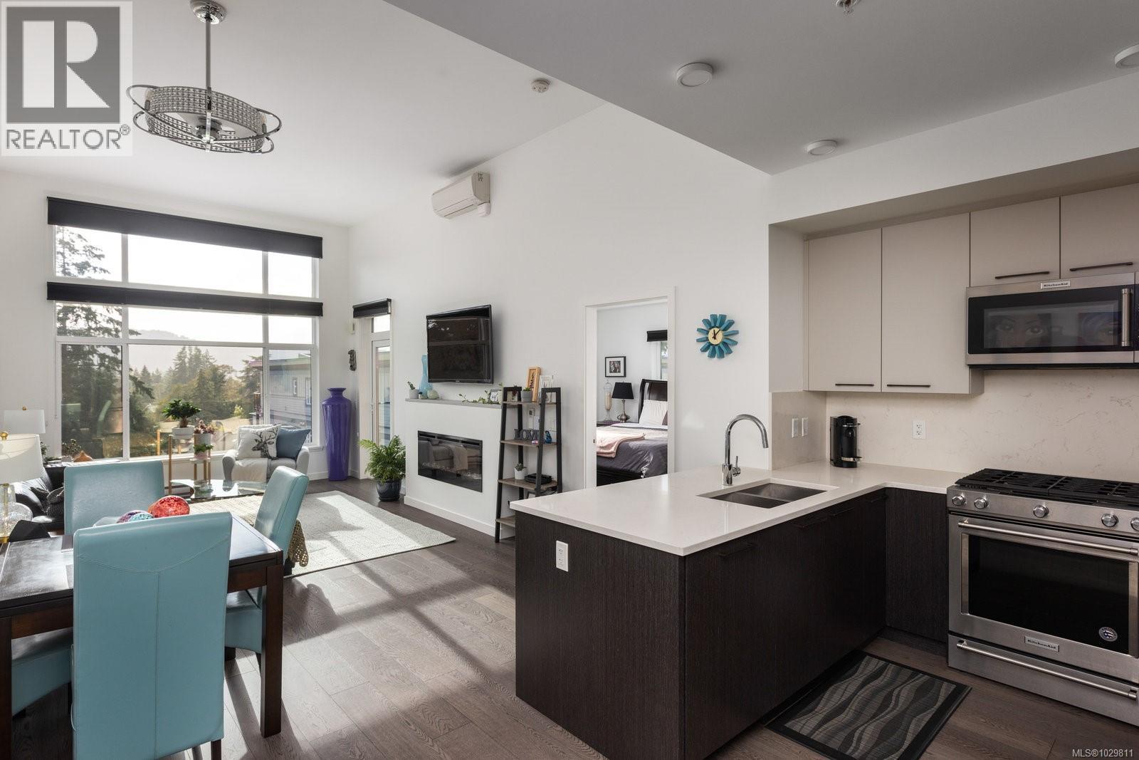 508 7162 West Saanich Road, Central Saanich