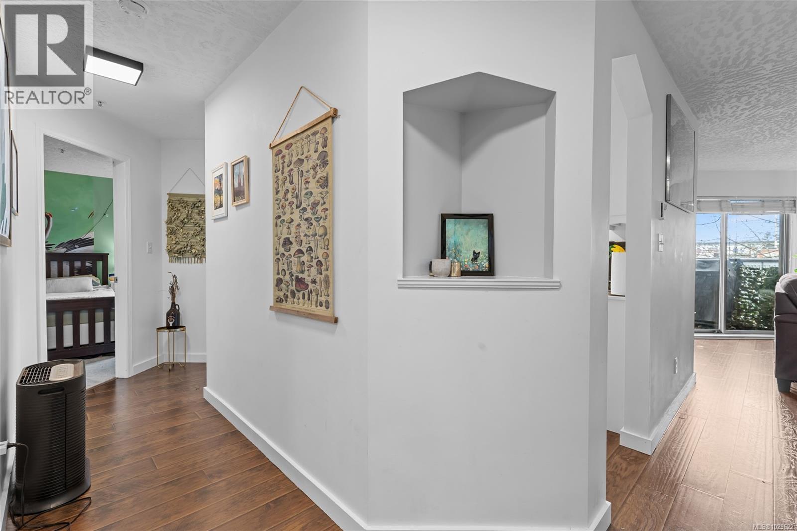 305 935 Johnson Street, Victoria