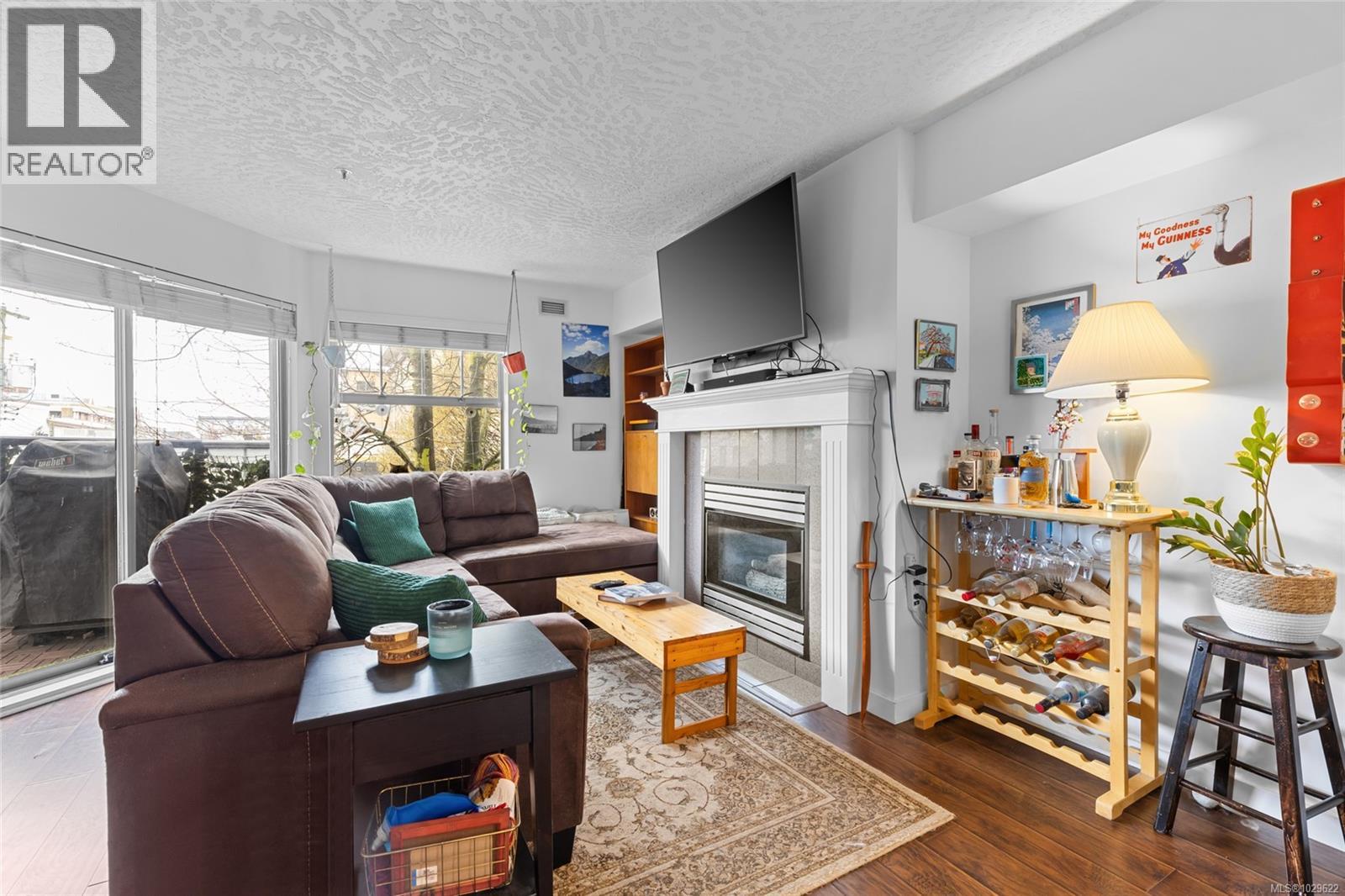 305 935 Johnson Street, Victoria