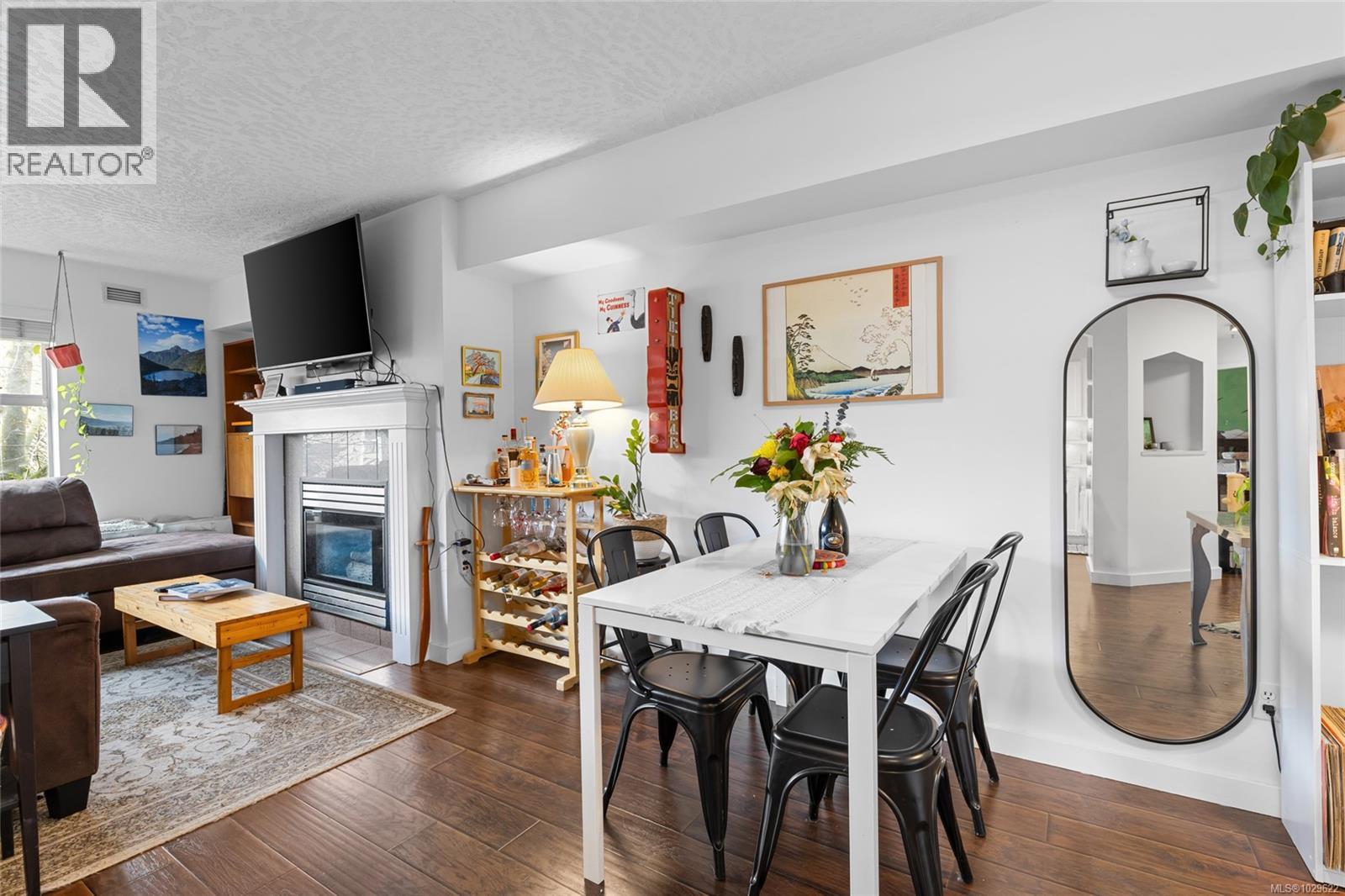 305 935 Johnson Street, Victoria