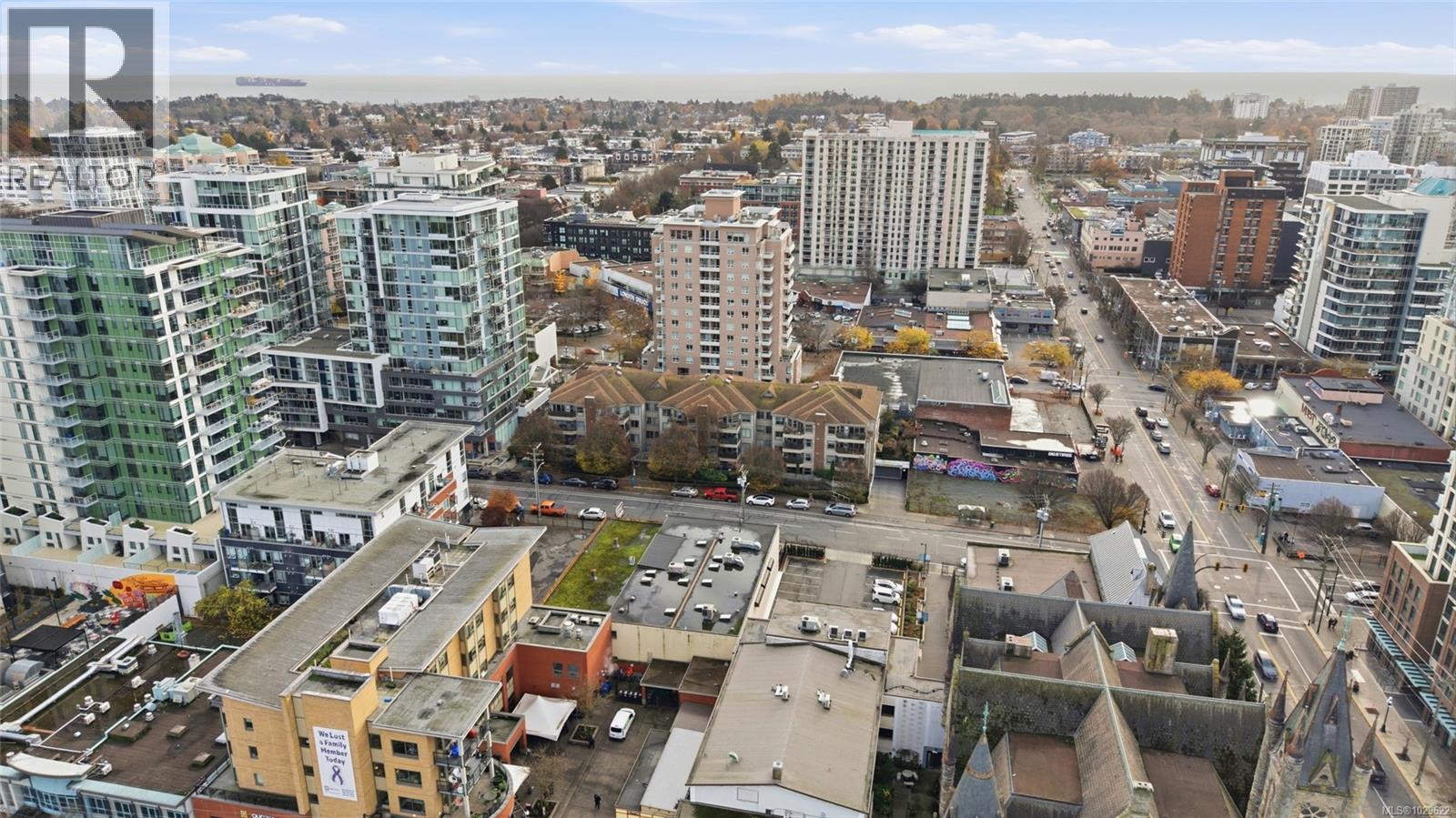 305 935 Johnson Street, Victoria