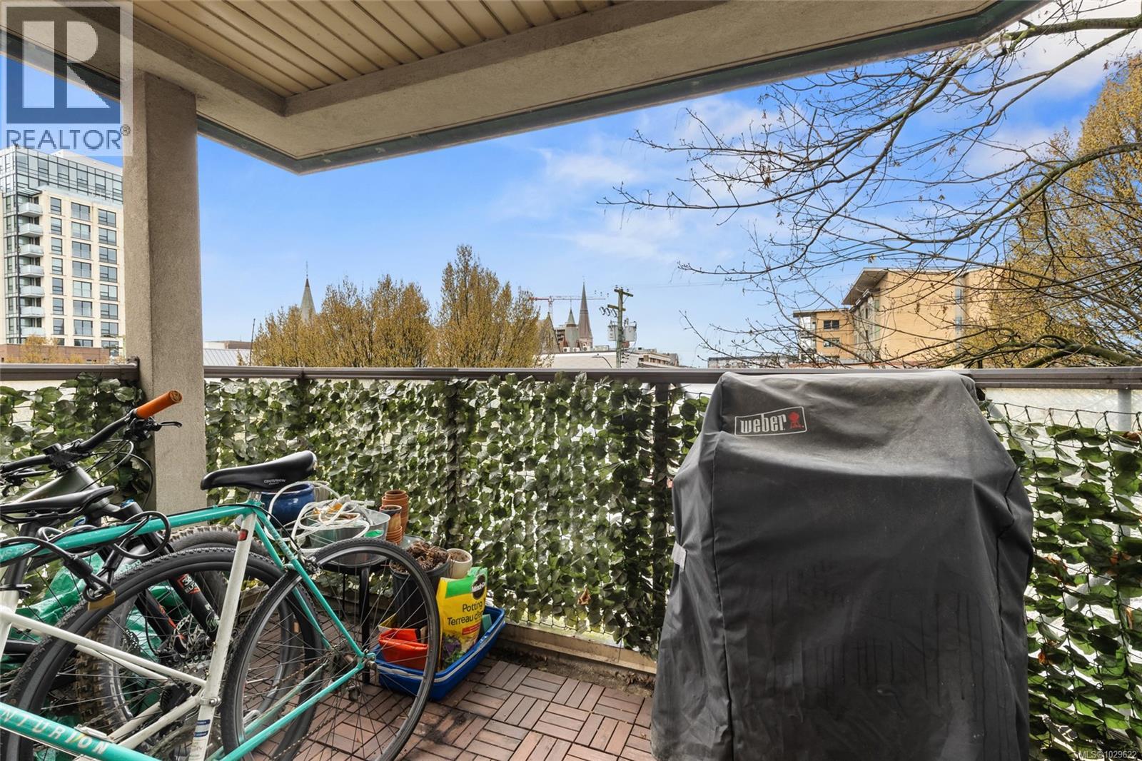 305 935 Johnson Street, Victoria