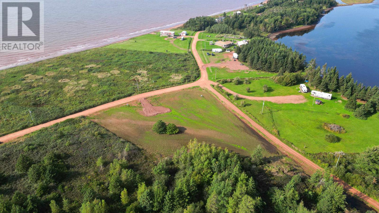 Sea Watch Road, St. Lawrence — photo 15