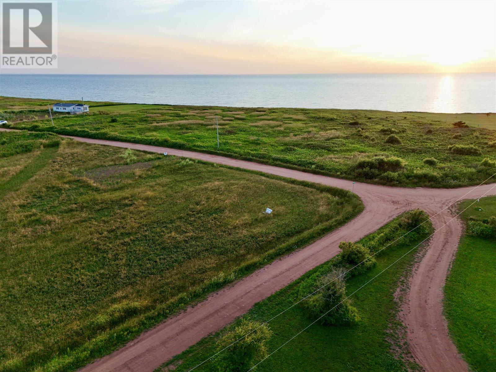 Sea Watch Road, St. Lawrence — photo 16