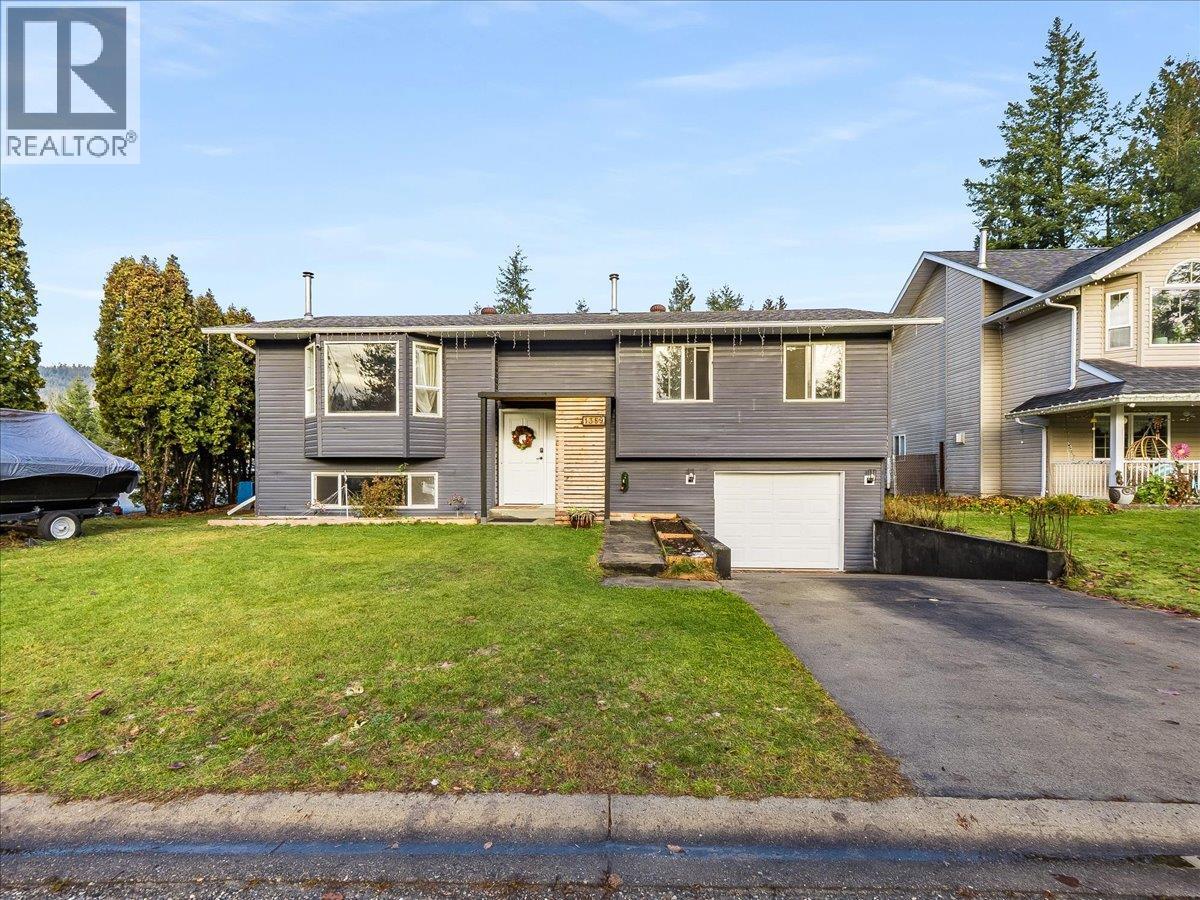 1359 Grosvenor Place, Castlegar