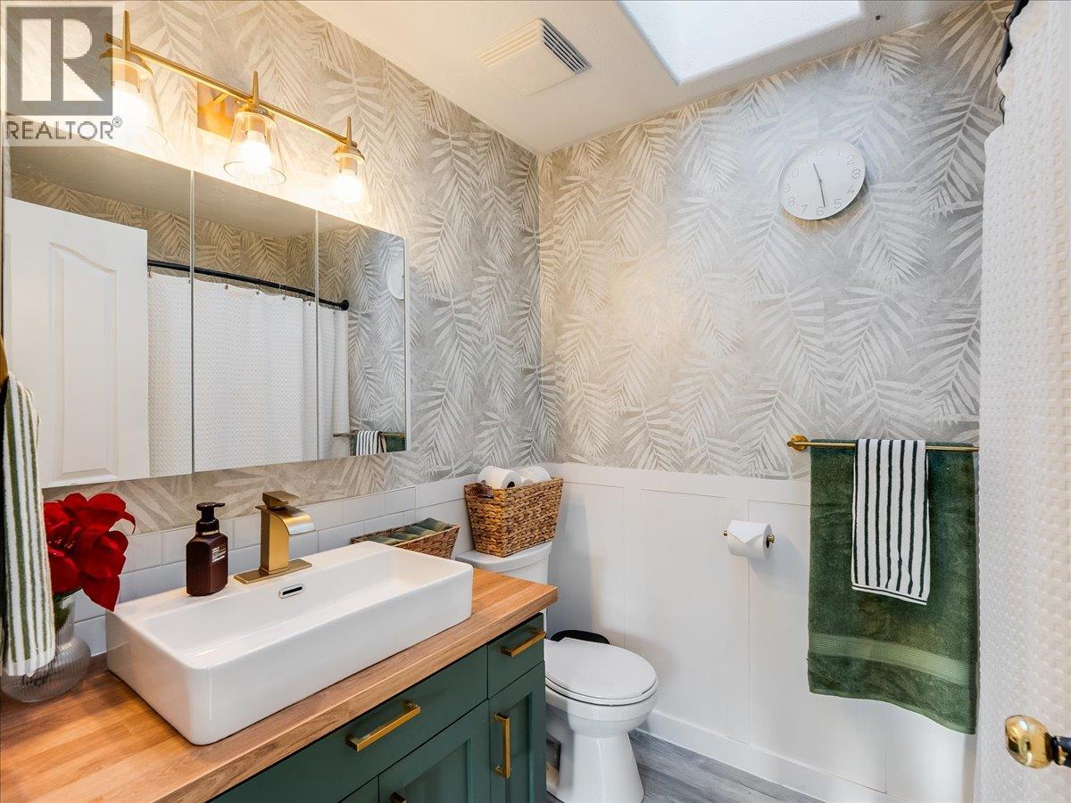 1359 GROSVENOR PLACE - 21