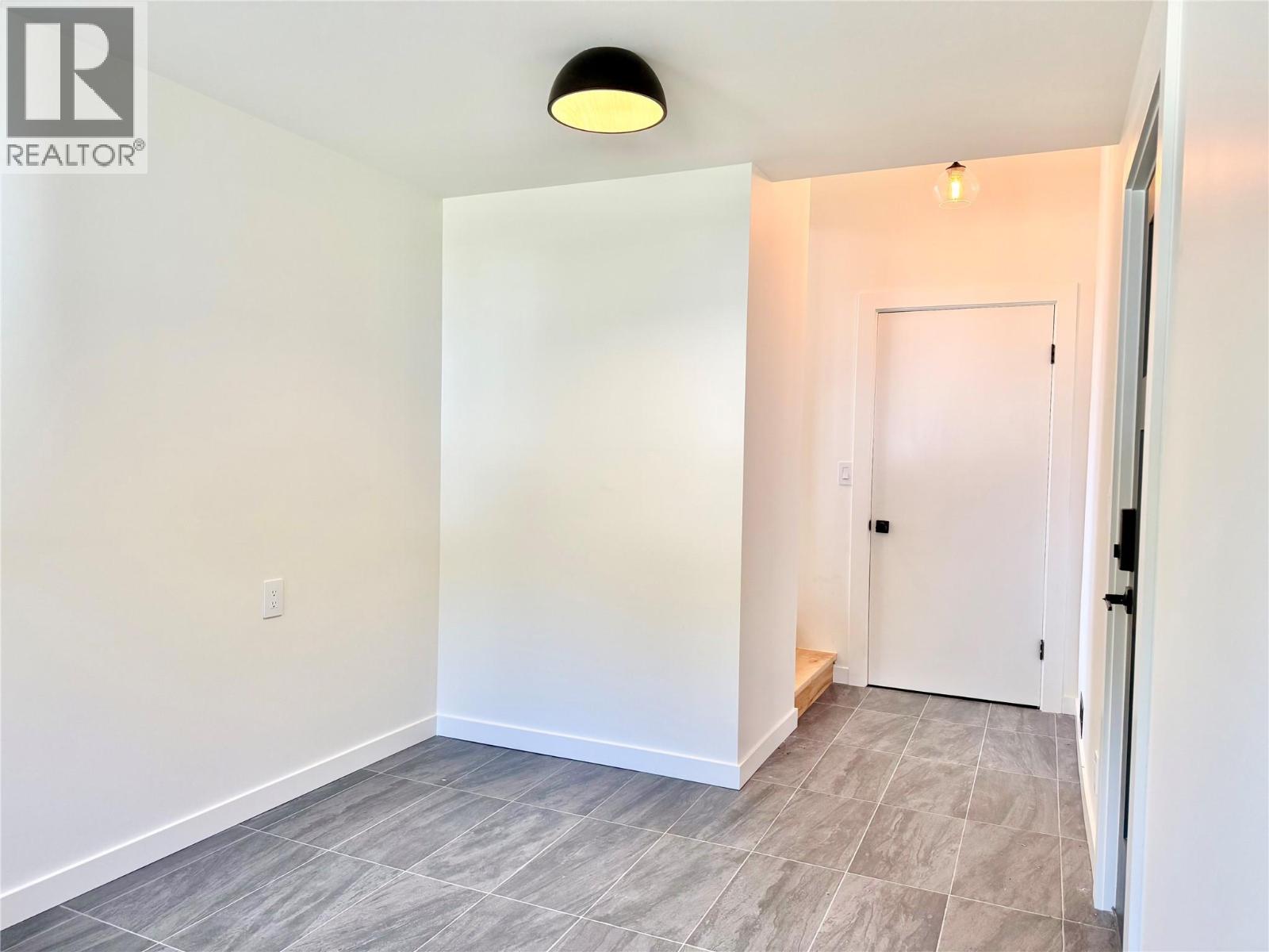 6295 COLLEGE ROAD - 24