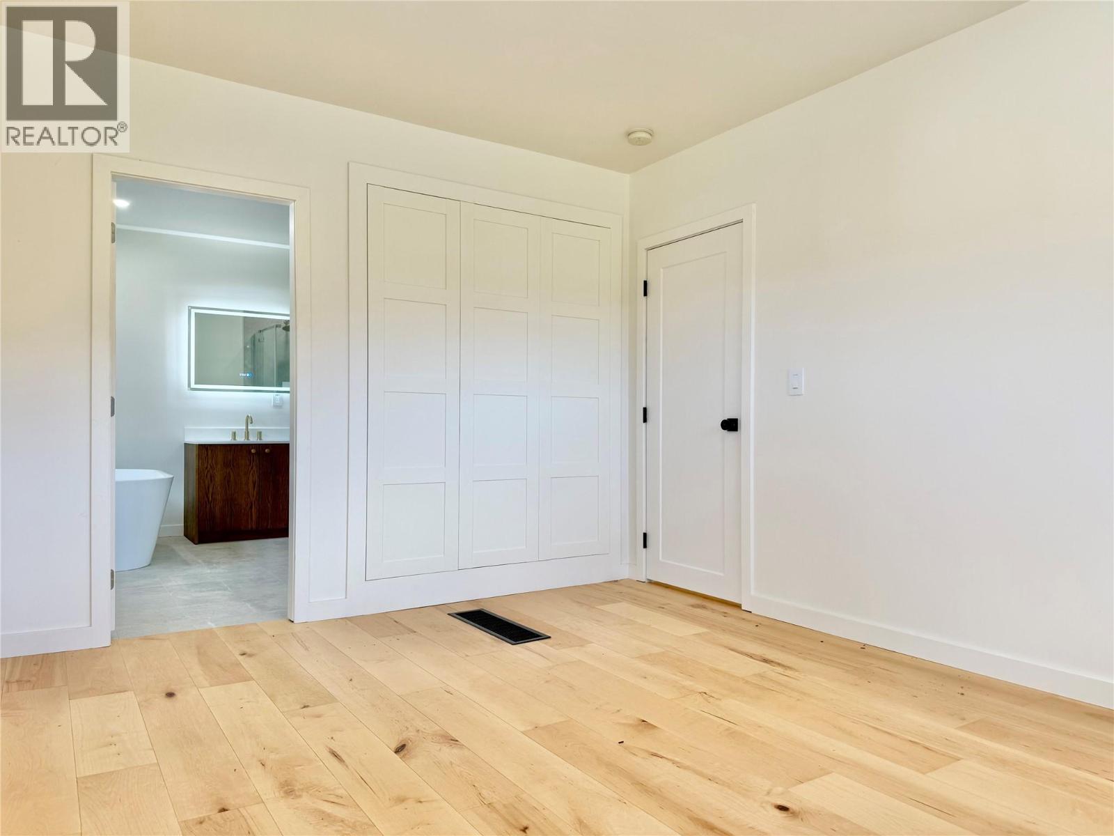 6295 COLLEGE ROAD - 17