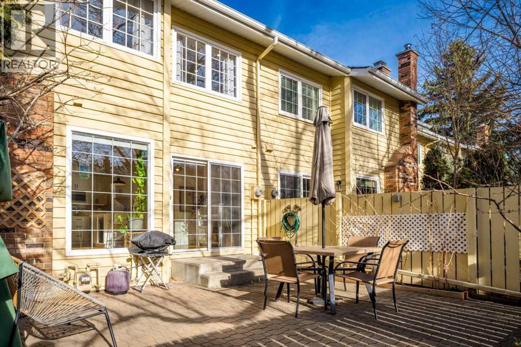 Single Family House for Sale in  Point Drive NW Point McKay Calgary 