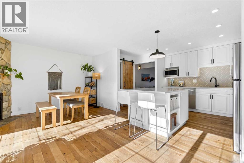 Single Family House for Sale in  Point Drive NW Point McKay Calgary 