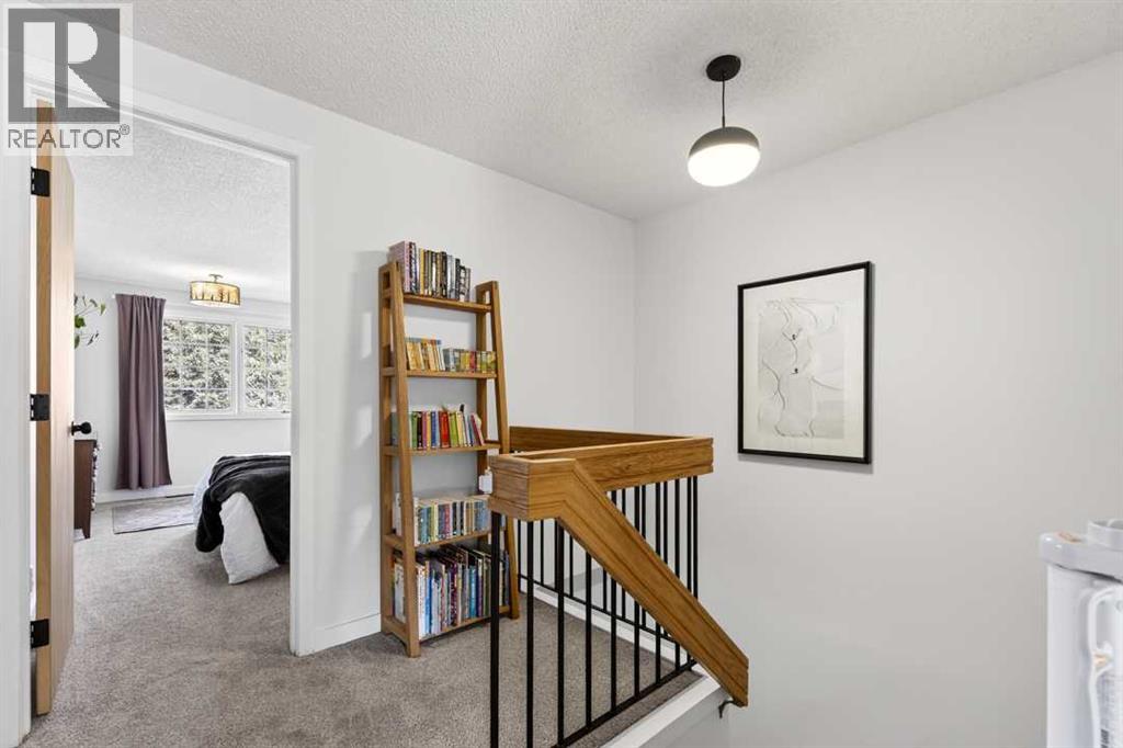 Single Family House for Sale in  Point Drive NW Point McKay Calgary 