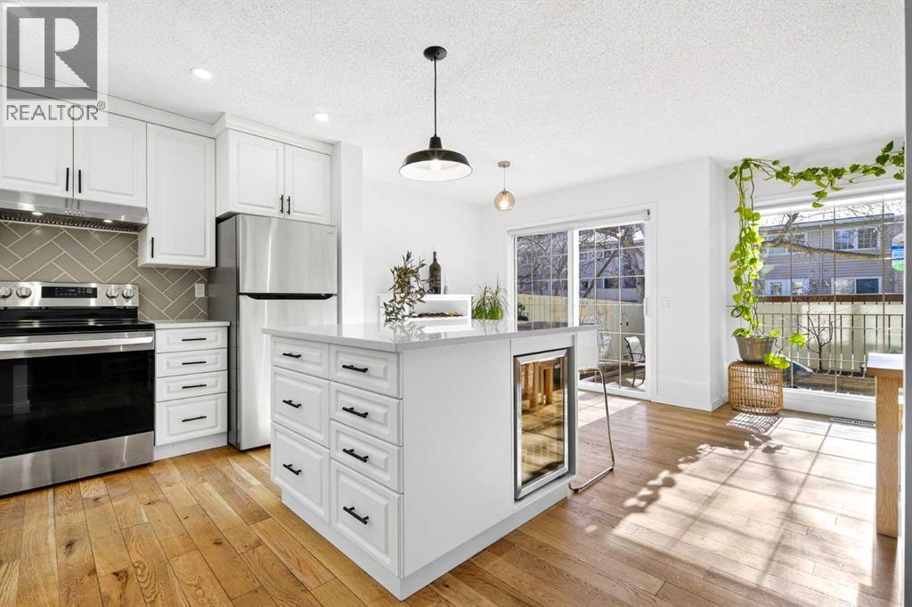 Single Family House for Sale in  Point Drive NW Point McKay Calgary 