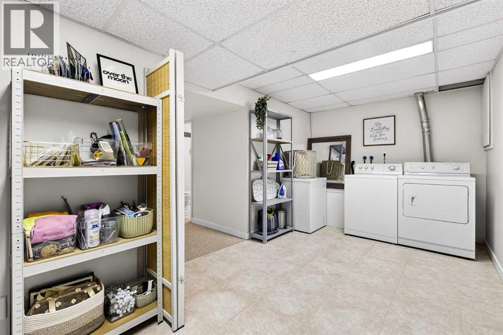 Single Family House for Sale in  Point Drive NW Point McKay Calgary 