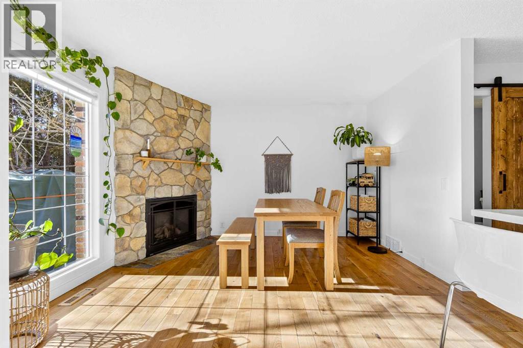 Single Family House for Sale in  Point Drive NW Point McKay Calgary 