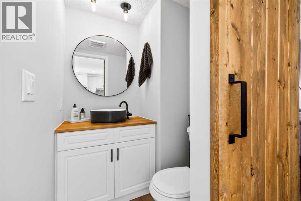 Single Family House for Sale in  Point Drive NW Point McKay Calgary 