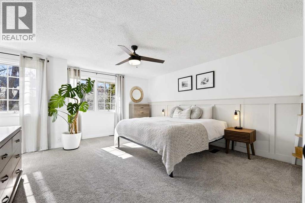 Single Family House for Sale in  Point Drive NW Point McKay Calgary 