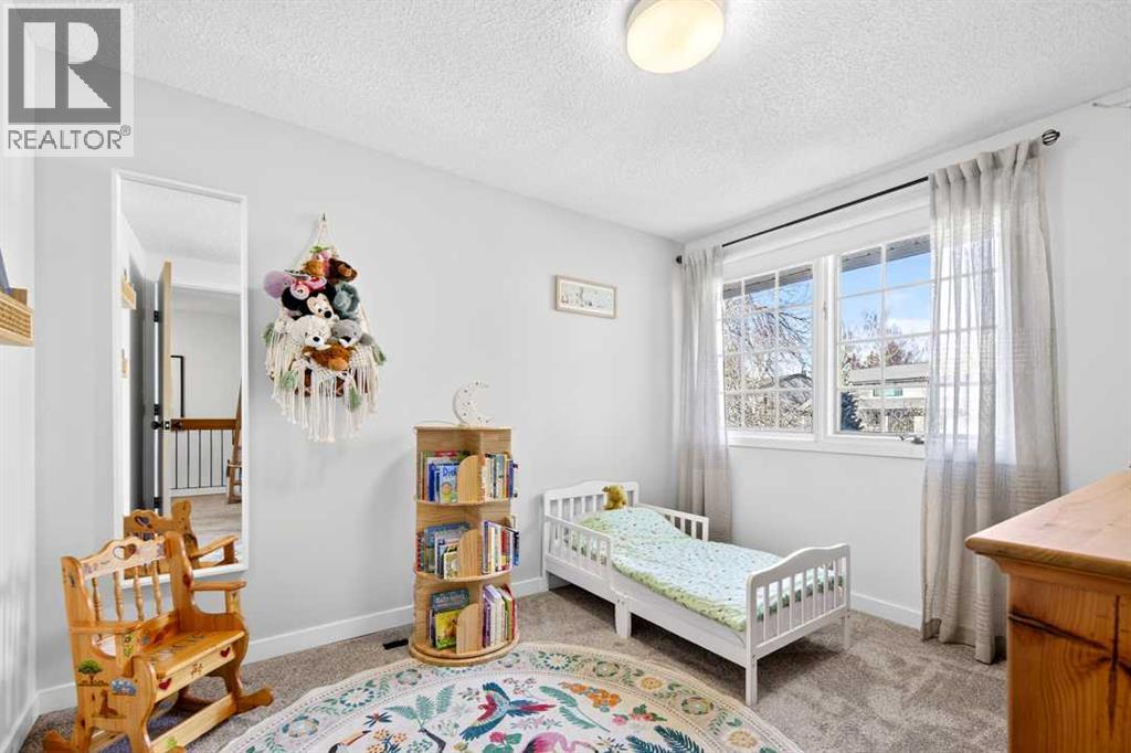 Single Family House for Sale in  Point Drive NW Point McKay Calgary 