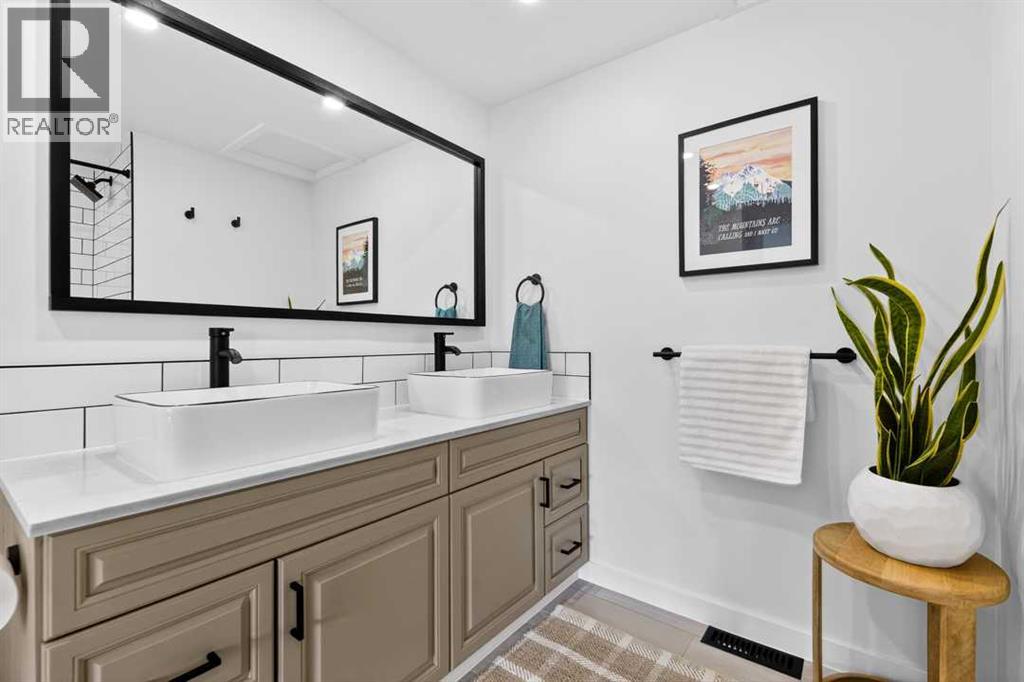 Single Family House for Sale in  Point Drive NW Point McKay Calgary 