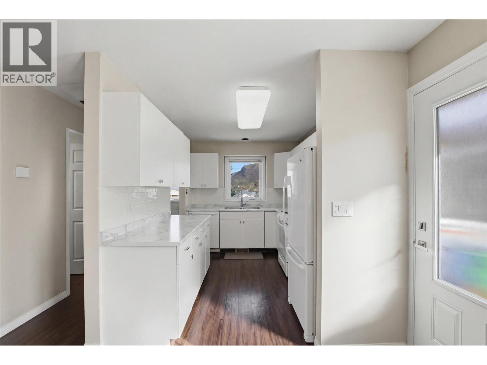 935 DOMINION Street, Kamloops