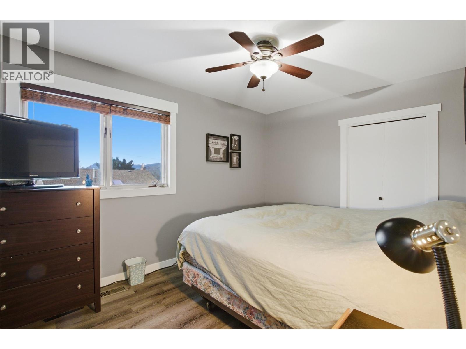 1834 RUSSET WYND - 24