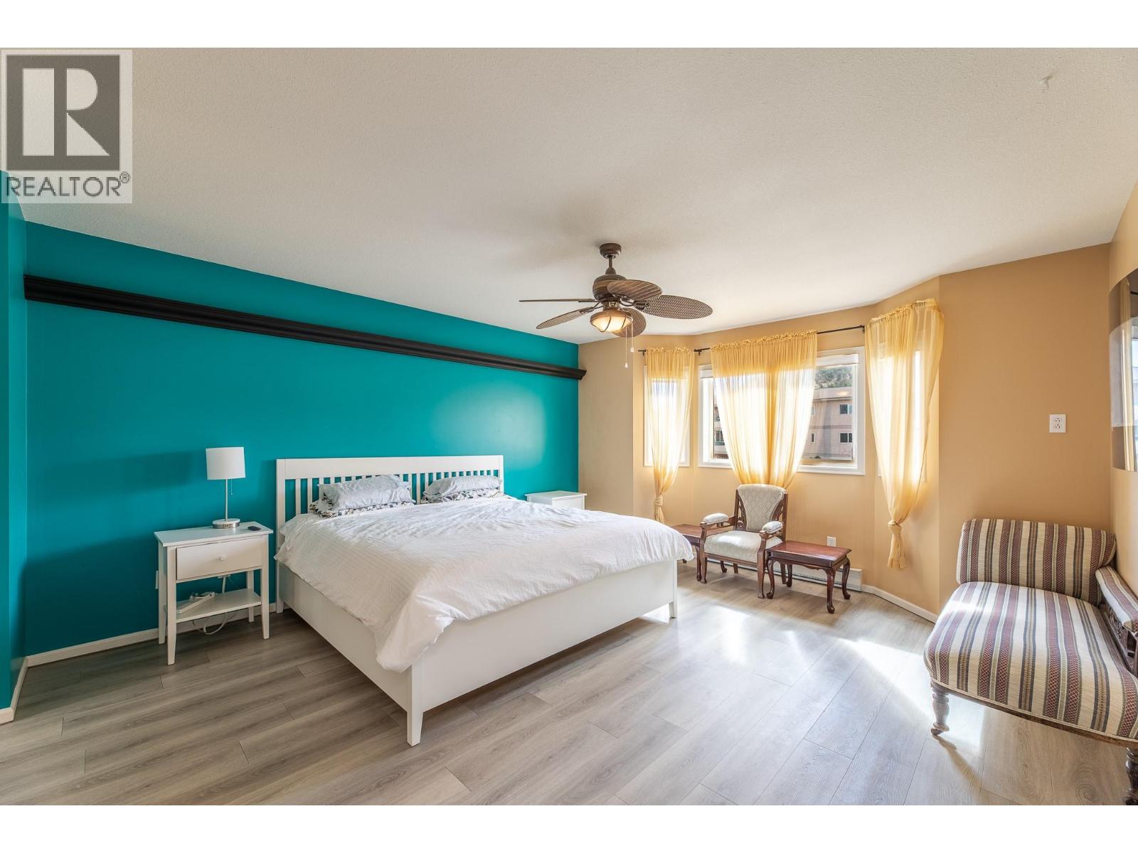 #50 8907 PINEO Court - 25