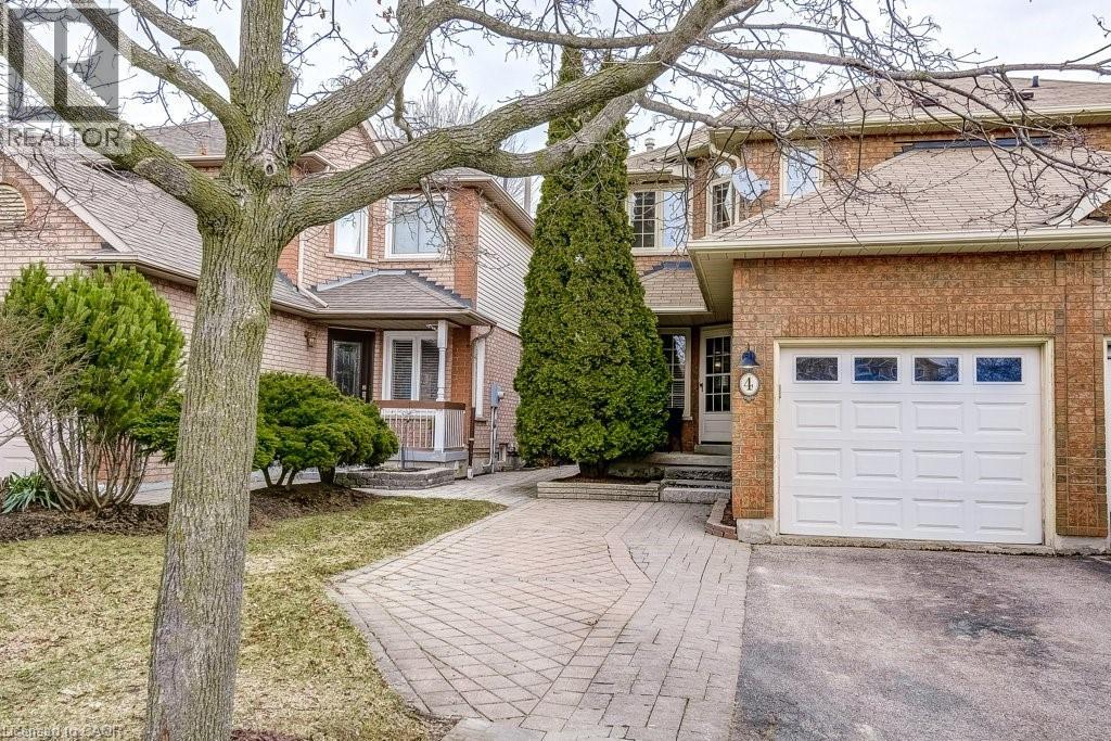4 HARNESWORTH Crescent