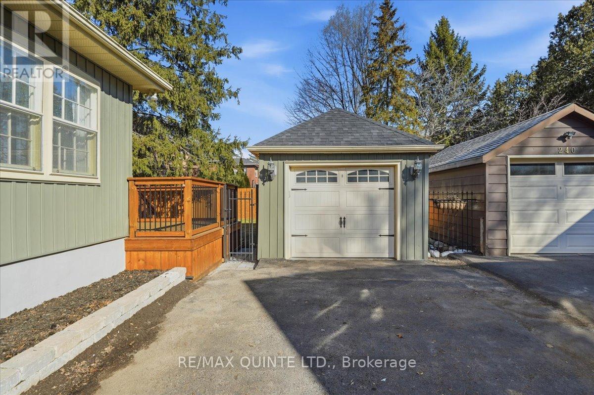 238 VICTORIA AVENUE — photo 39