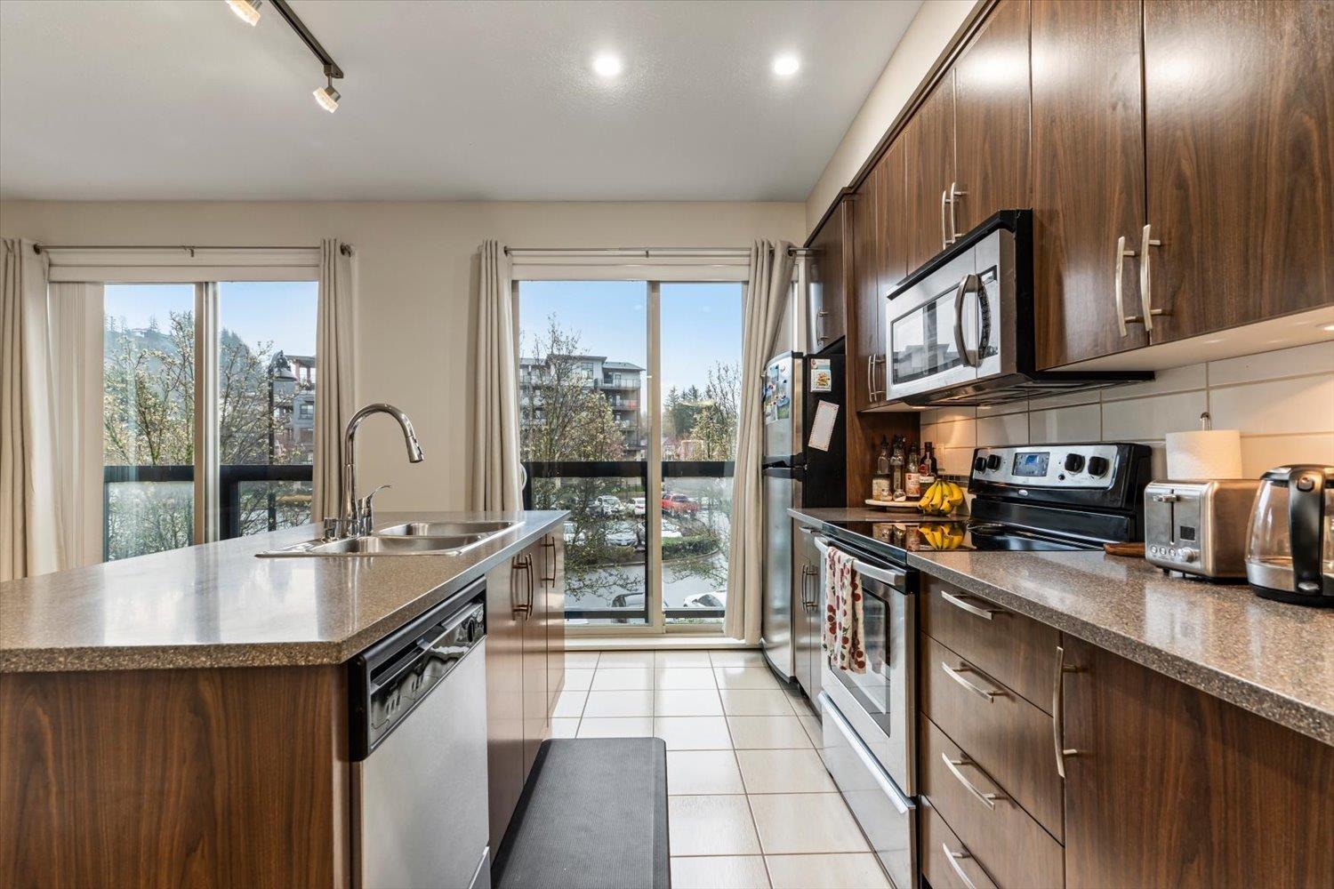 222 45530 MARKET WAY, Garrison Crossing