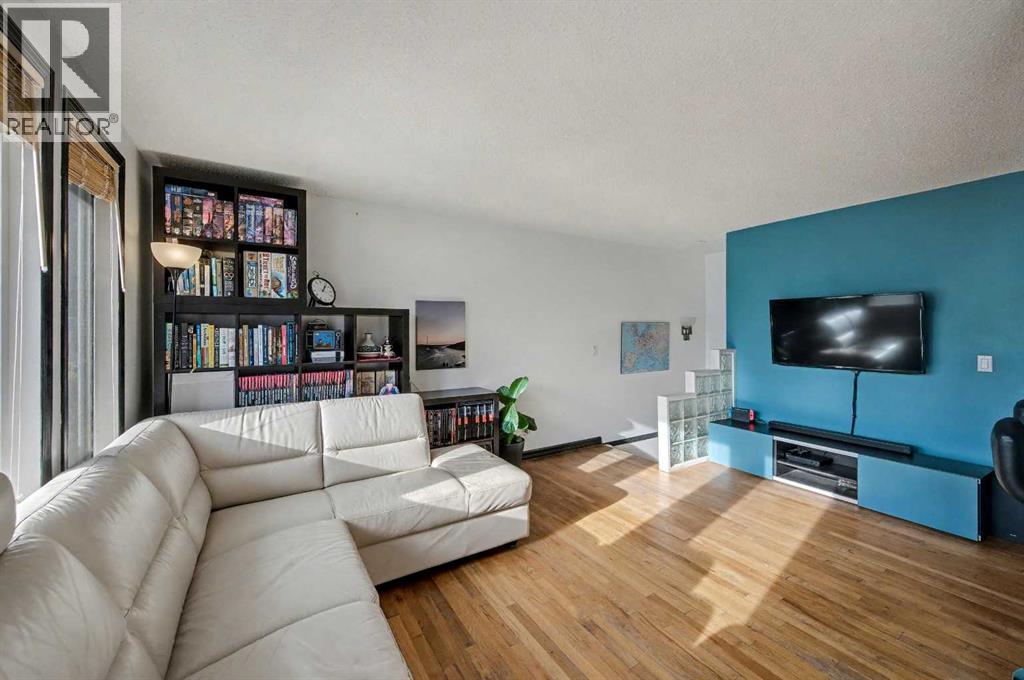 Single Family House Multi-level for Sale in    Avenue SW Cliff Bungalow Calgary 