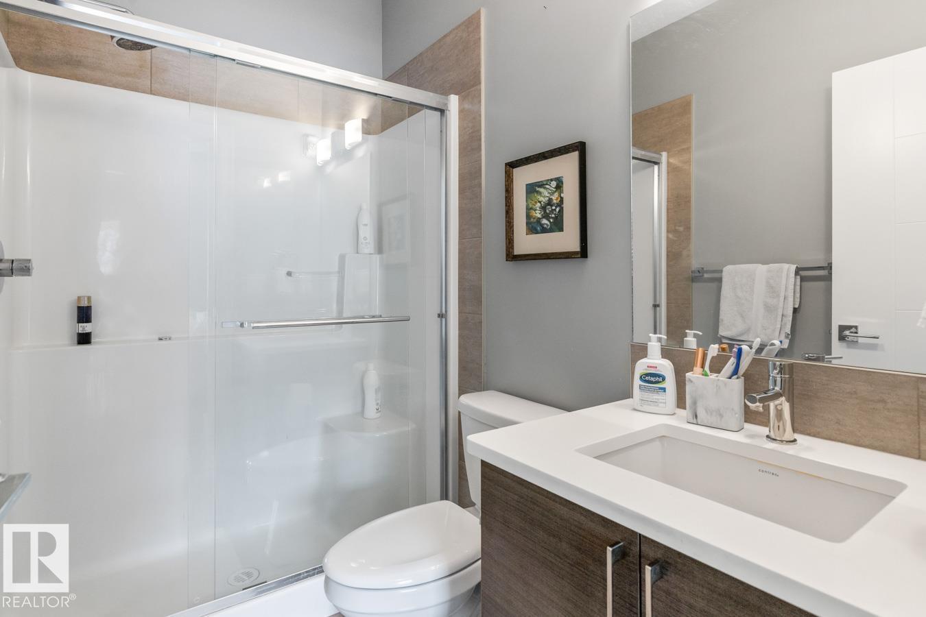 #102 10006 83 AV NW NW, Edmonton