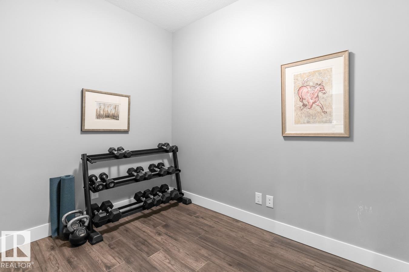 #102 10006 83 AV NW NW, Edmonton