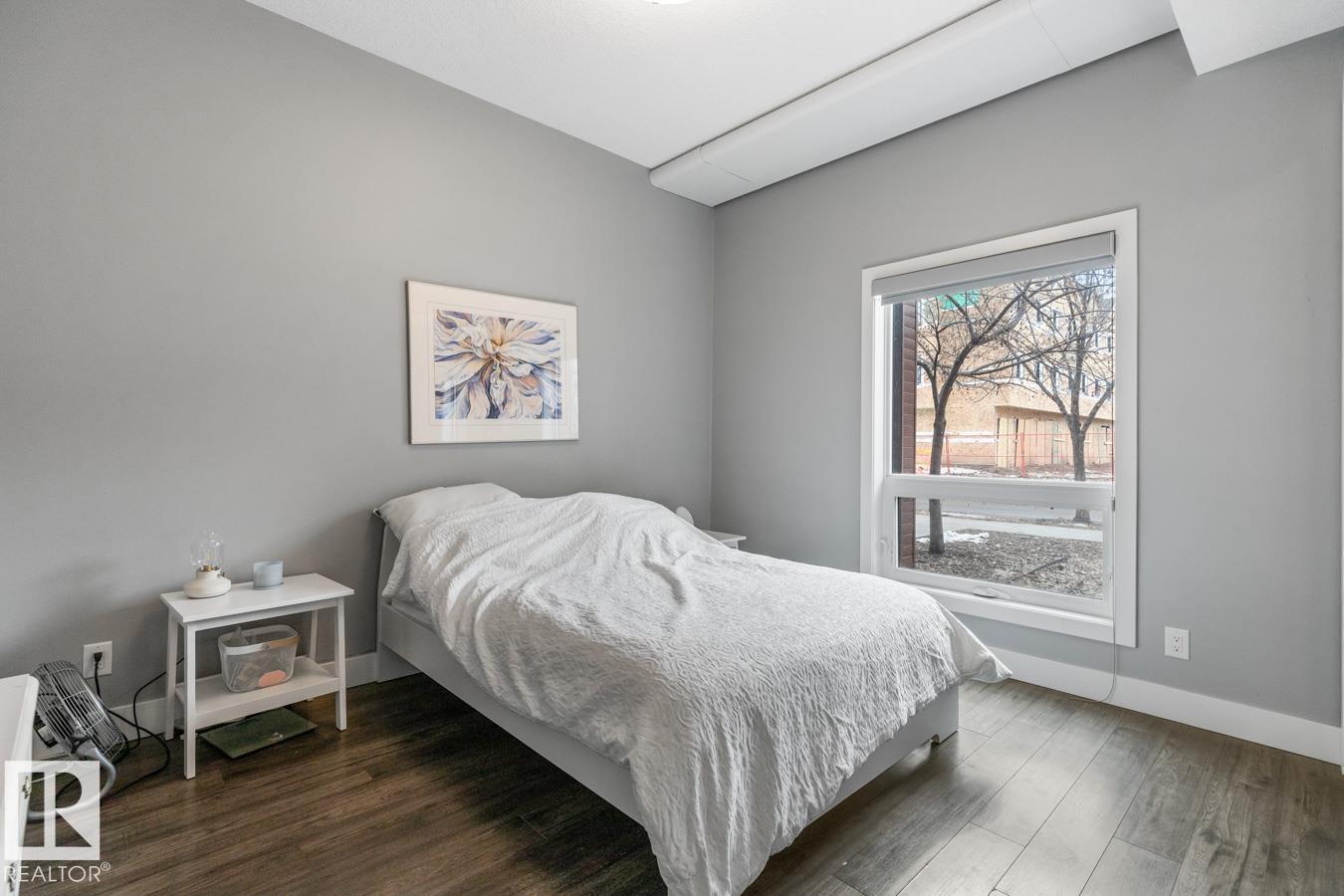 #102 10006 83 AV NW NW, Edmonton