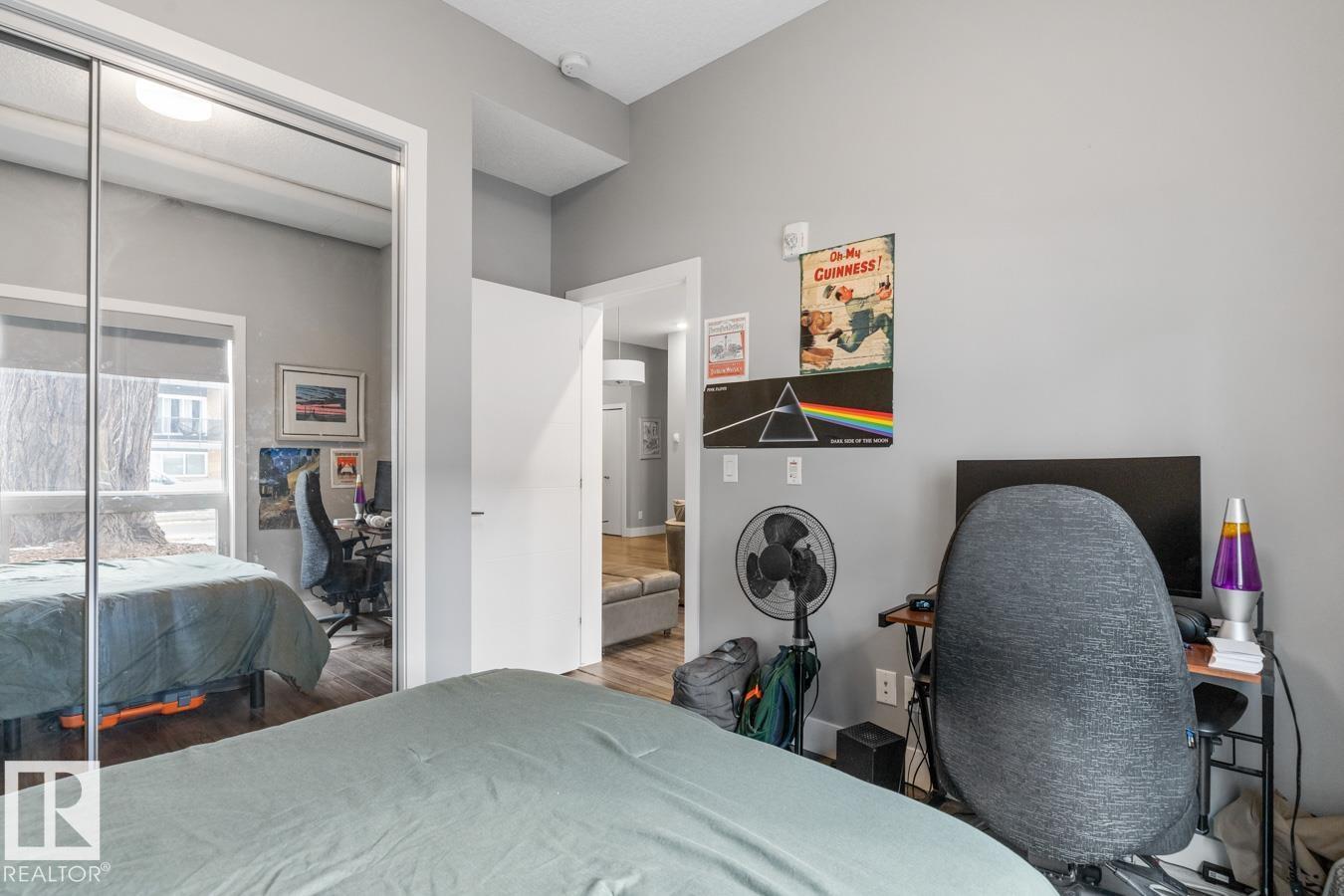 #102 10006 83 AV NW NW, Edmonton