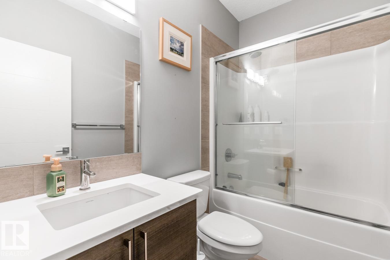 #102 10006 83 AV NW NW, Edmonton