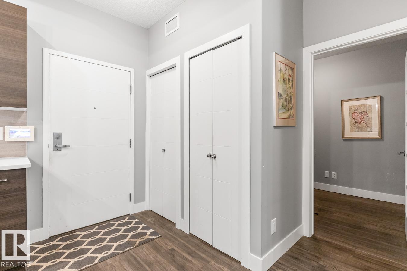 #102 10006 83 AV NW NW, Edmonton