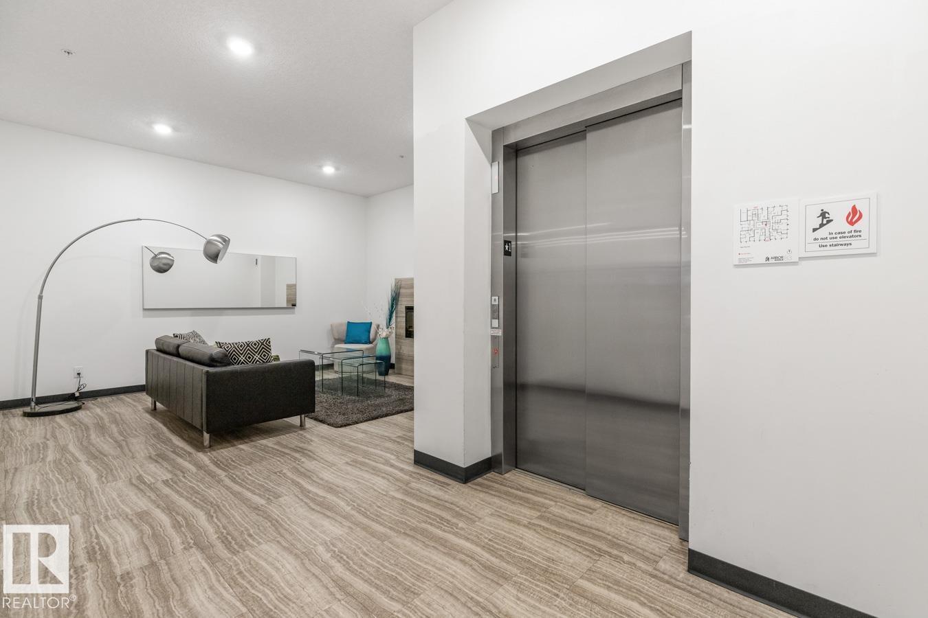 #102 10006 83 AV NW NW, Edmonton