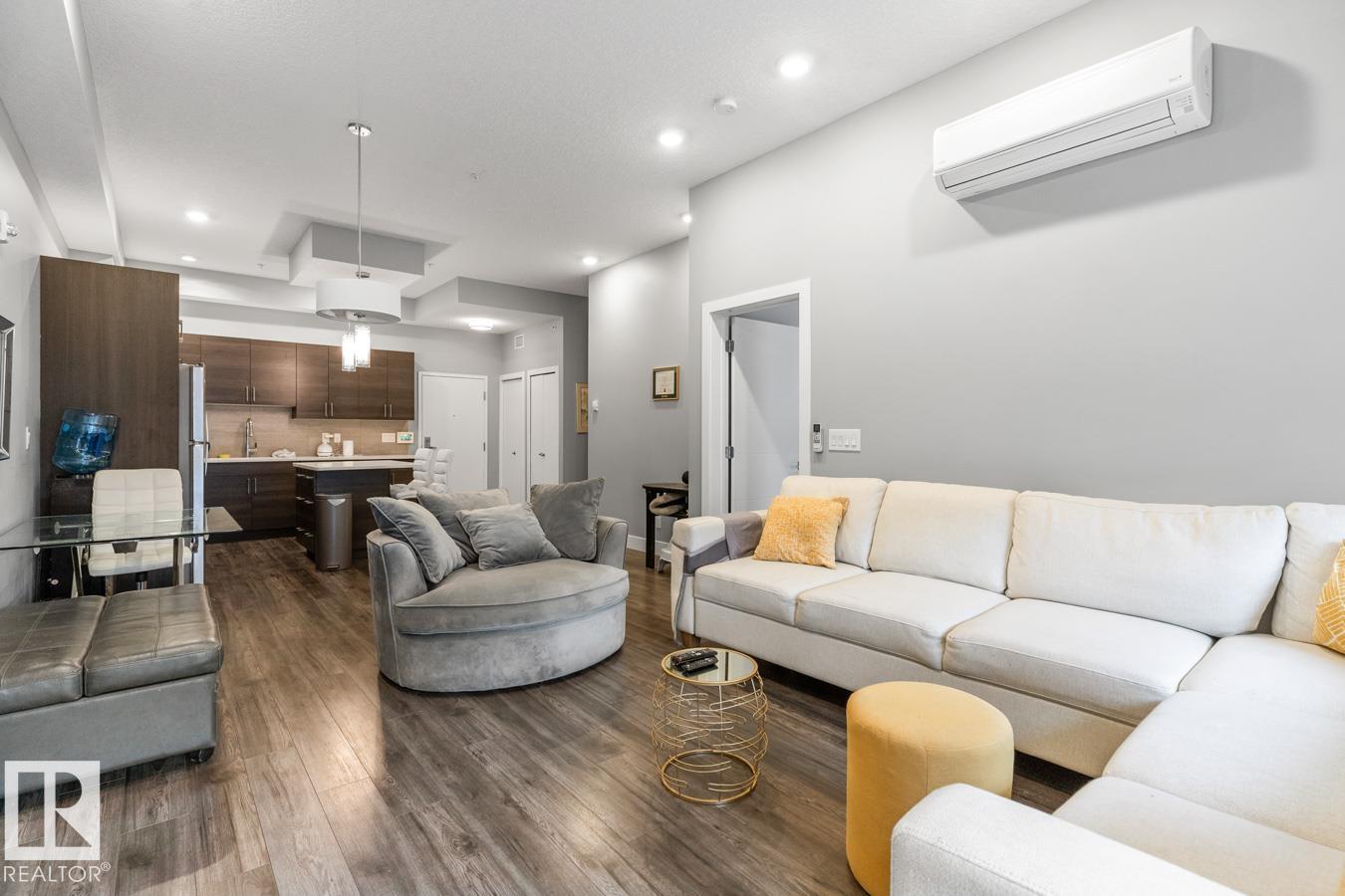 #102 10006 83 AV NW NW, Edmonton