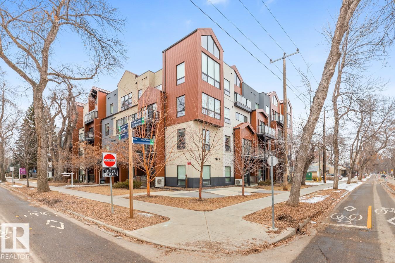 #102 10006 83 AV NW NW, Edmonton